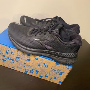 Women’s Brooks Adrenaline GTS 20